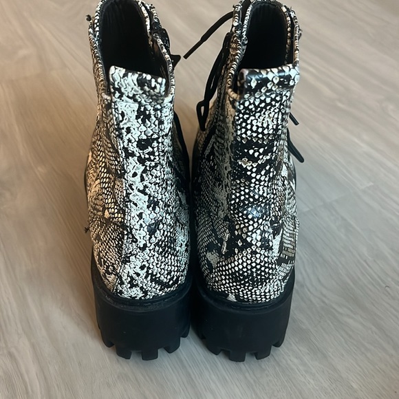 Snake skin boots - Picture 4 of 4